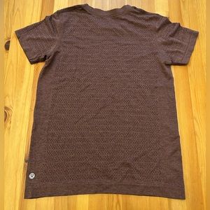 Lululemon maroon mesh workout tshirt size 4